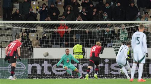 Panathinaikos gegen Reykjavik Vikingur