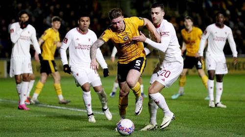 Newport County gegen Manchester United