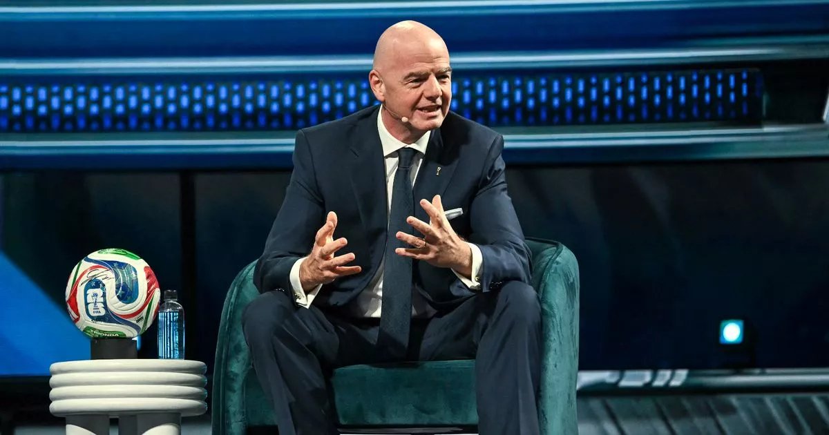 Spiegel: Infantino verspricht, strikt gegen Cybergewalt im Fußball vorzugehen