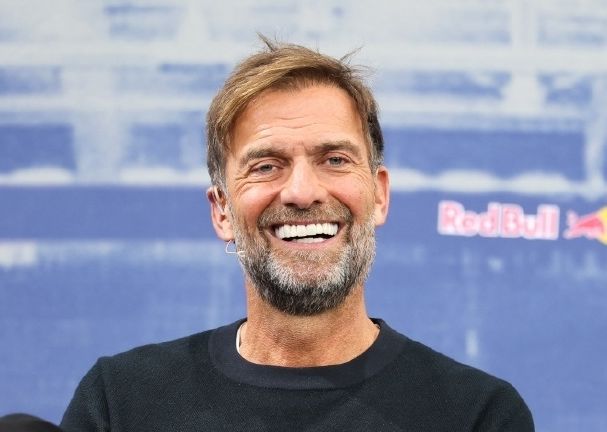 Klopp kehrt als Kommentator zum Fußball zurück und wird mit Müller bei der Kommentierung der Weltmeisterschaft zusammenarbeiten