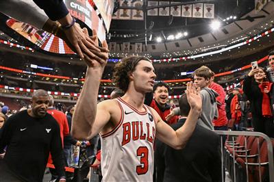 Die Reserven sind großartig! Die Reserve der Bulls steuerte zusammen 58 Punkte bei und die Starter erzielten 52 Punkte.