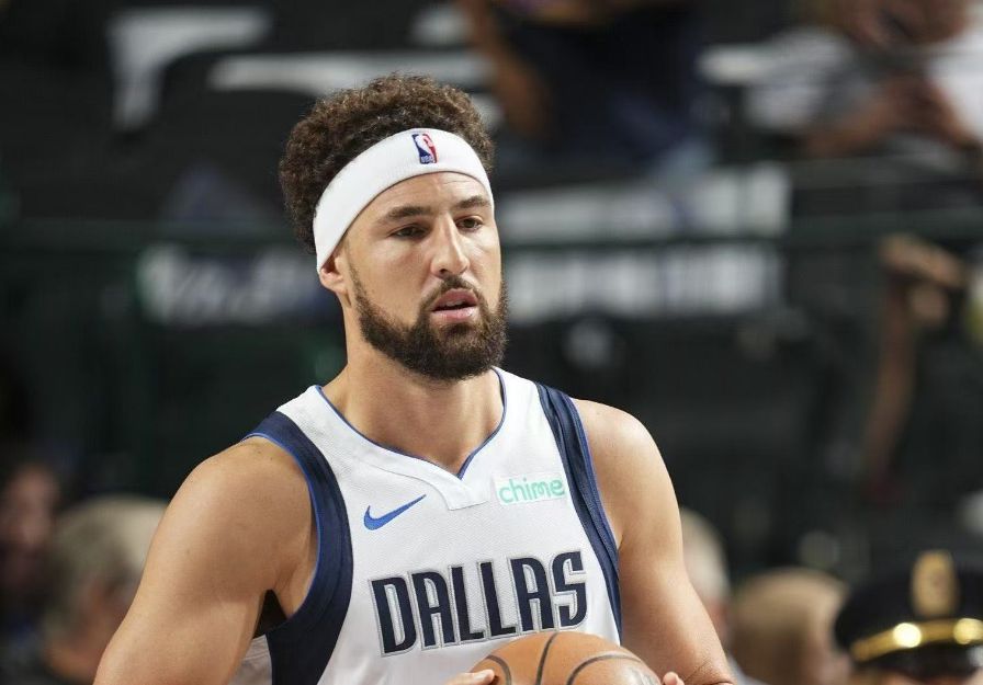 Die versprochene Erstveröffentlichungsgarantie ist weg! Klay hat seinen ersten Ersatzauftritt in Mavericks Karriere