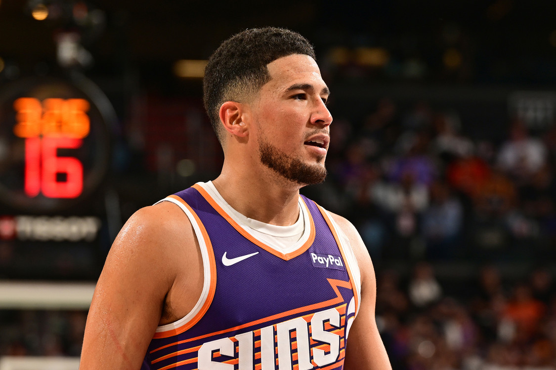 56 % + 43 % und durchschnittlich 30+ pro Spiel! Booker hat ein Wunder vollbracht, das nur Curry in der NBA vollbracht hat