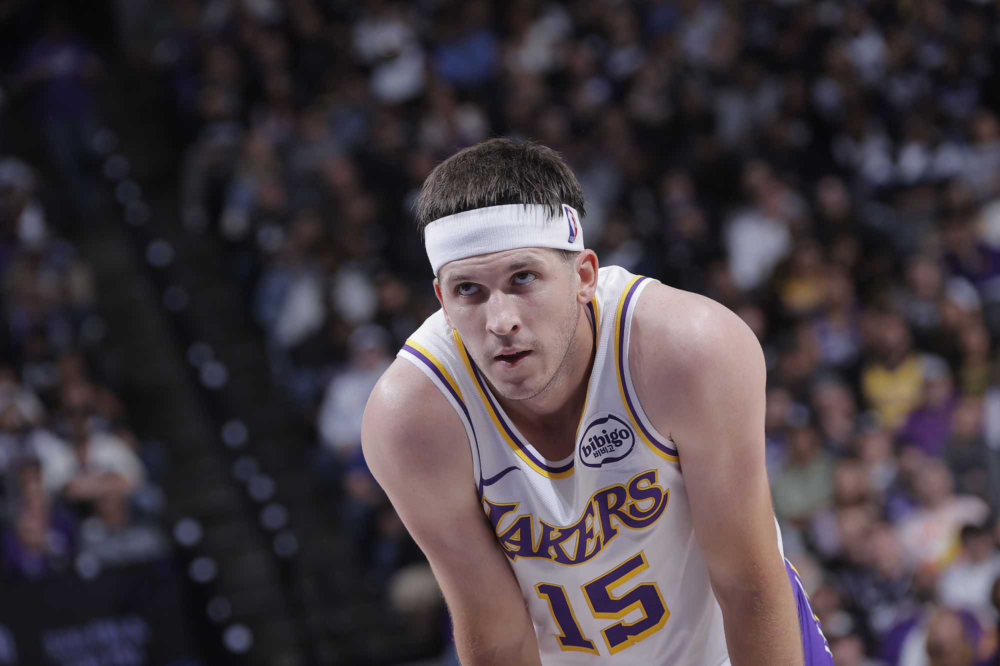 Die Lakers spielen heute zu Hause gegen die Spurs: Reeves fehlt weiterhin, Hayes kann spielen