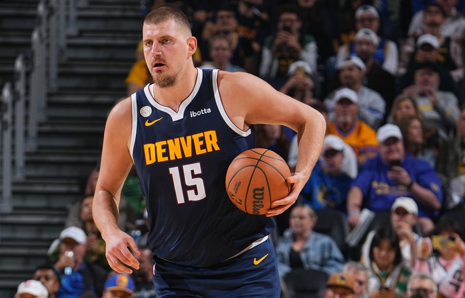 Jokic erzielte in 19 Minuten 33 Punkte und die Nuggets lagen zur Halbzeit immer noch 5 Punkte hinter den Clippers.