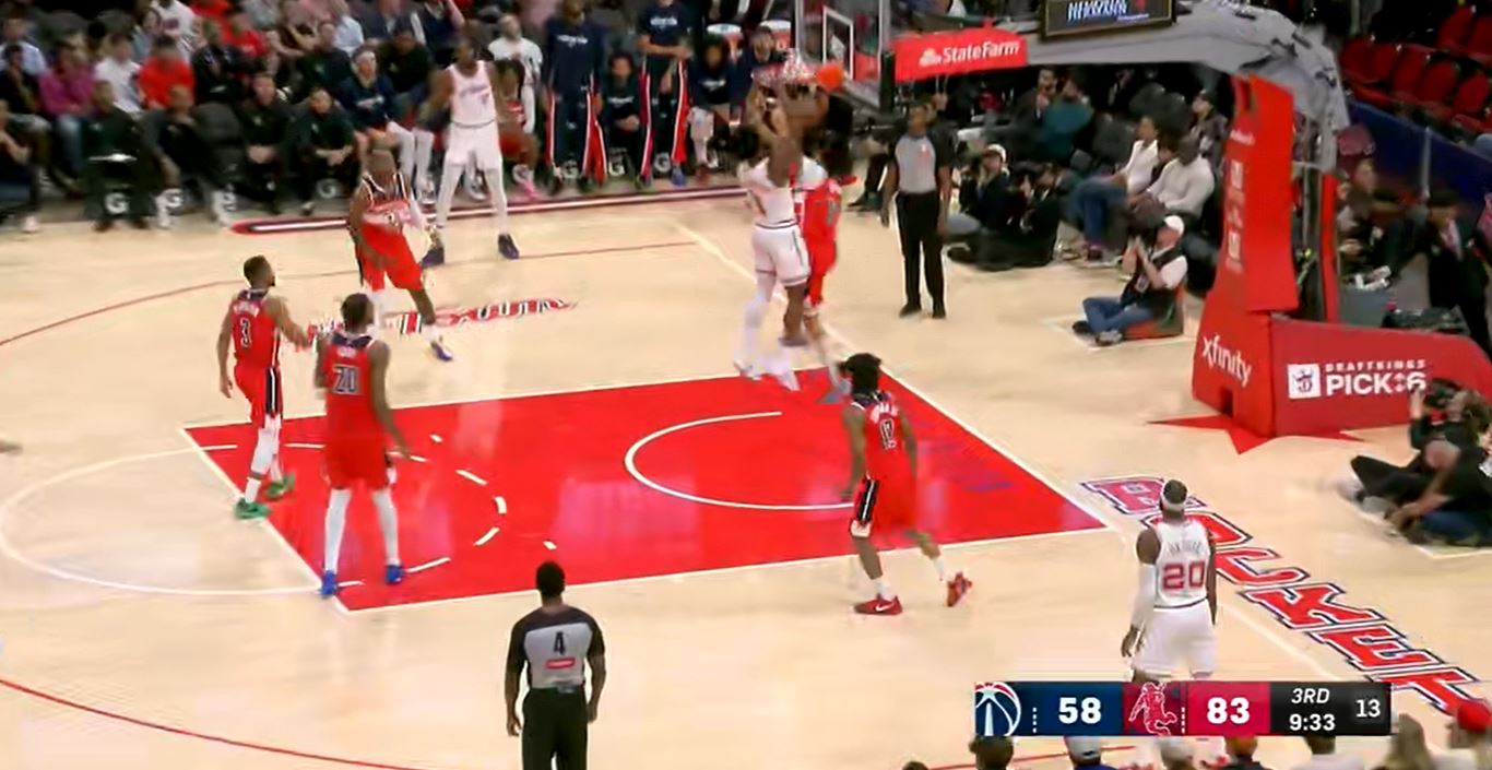 Sarr erzielte 10 Punkte und holte sich 5 Rebounds in einem einzigen Viertel. Die Wizards gewannen in einem einzigen Viertel mit 11 Punkten Vorsprung, um die Spannung aufrechtzuerhalten.