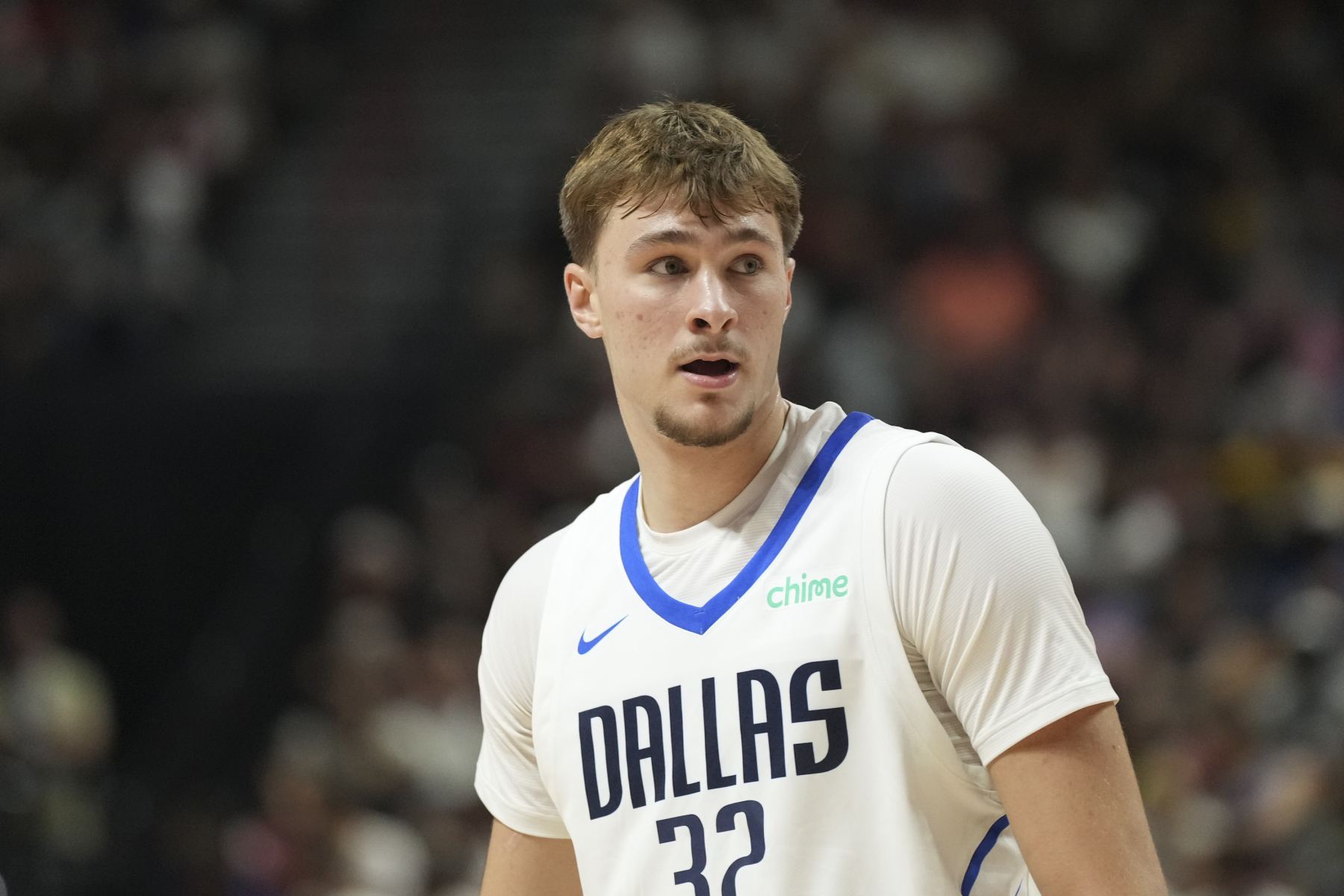 Rückkehr nach Verletzung! Flagg erzielte zur Halbzeit 7 Punkte, 5 Rebounds, 4 Assists, 2 Interceptions und 2 Blocks.